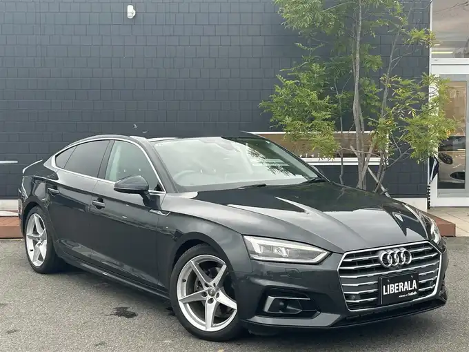 新着情報“Ａ５スポーツバック40TFSIスポーツ”2019年式グレー入荷しました！