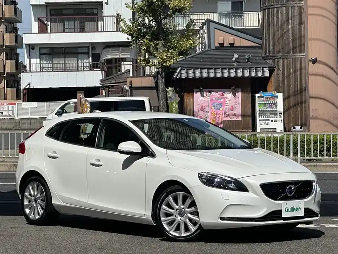 新着情報“Ｖ４０T－4 SE”2015年式クリスタルホワイトP入荷しました！