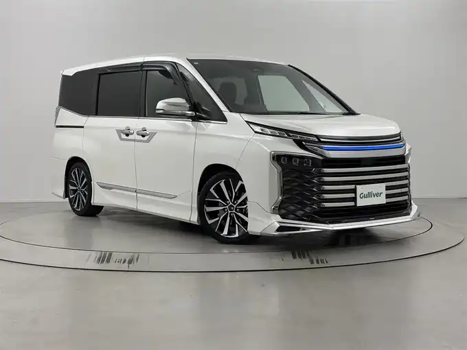 新着情報“ヴォクシーハイブリッドS－Z”2023年式ホワイトパールクリスタルシャイン入荷しました！