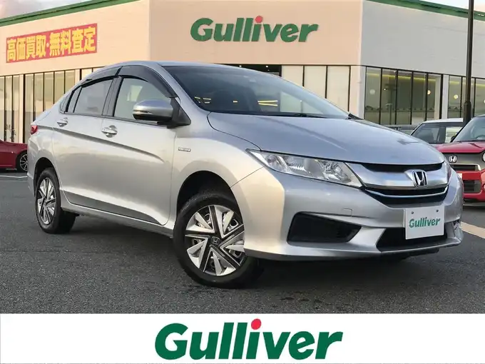 新着情報“グレイスハイブリッドDX”2016年式アラバスターシルバーメタリック入荷しました！