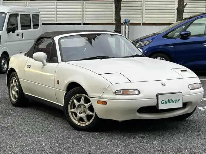 新着情報“ユーノスロードスタースペシャルパッケージ装着車”1997年式シャストホワイト入荷しました！