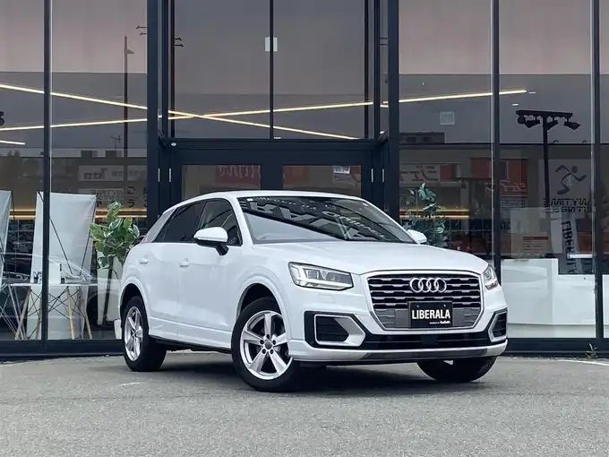 新着情報“Ｑ２30TFSIスポーツ”2019年式グレイシアホワイトメタリック入荷しました！
