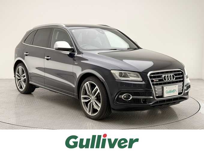 新着情報“ＳＱ５ベースグレード”2015年式ムーンライトブルーパールエフェクト入荷しました！