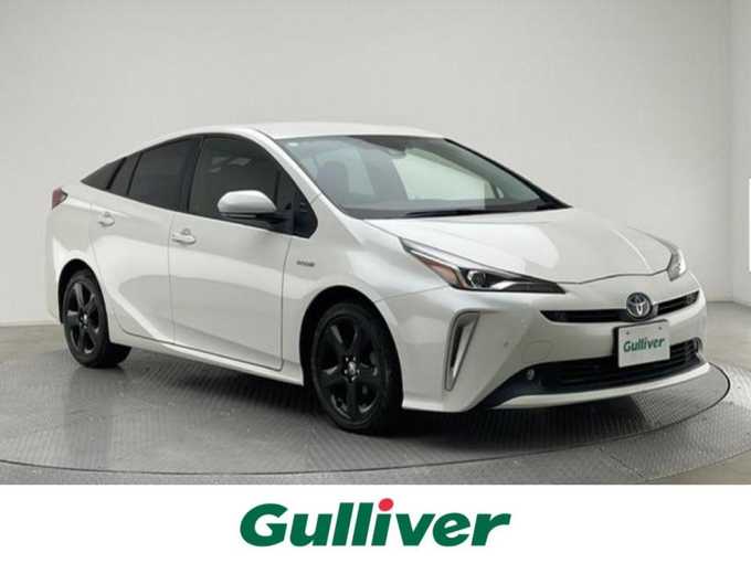 新着情報“プリウスSツーリングセレクション”2019年式ホワイトパールクリスタルシャイン入荷しました！