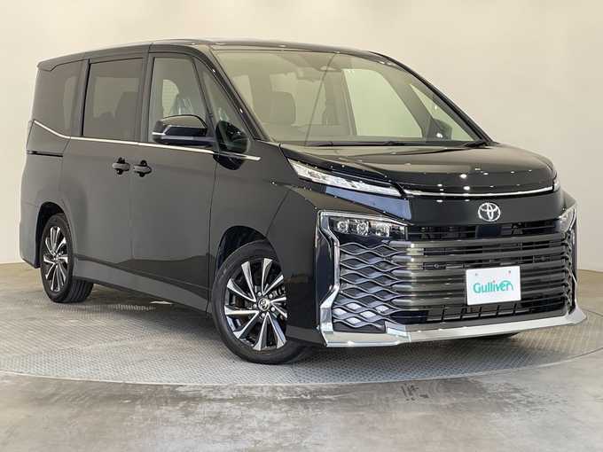 新着情報“ヴォクシーS－Z”2022年式グリッターブラックガラスフレーク入荷しました！