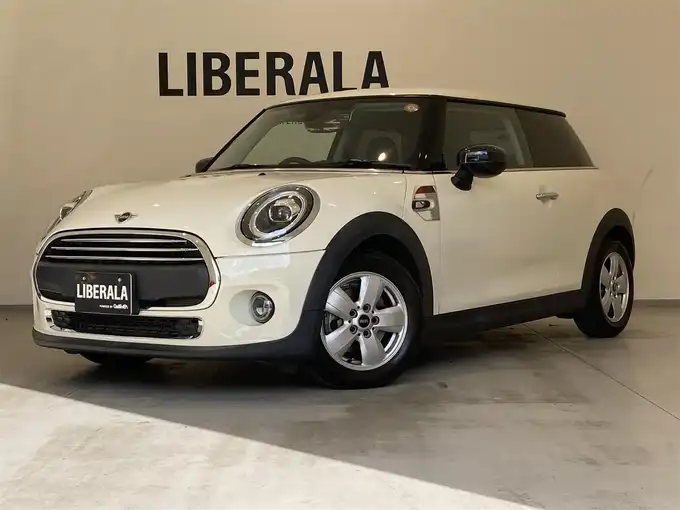 新着情報“ＭＩＮＩクーパー エッセンシャル・トリム”2021年式ペッパー・ホワイト入荷しました！