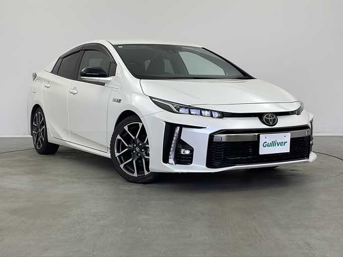 新着情報“プリウスＰＨＶSナビパッケージ・GRスポーツ”2018年式ホワイトパールクリスタルシャイン入荷しました！