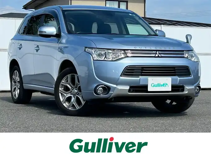新着情報“アウトランダーＰＨＥＶGセーフティパッケージ”2014年式テクニカルシルバーメタリック入荷しました！