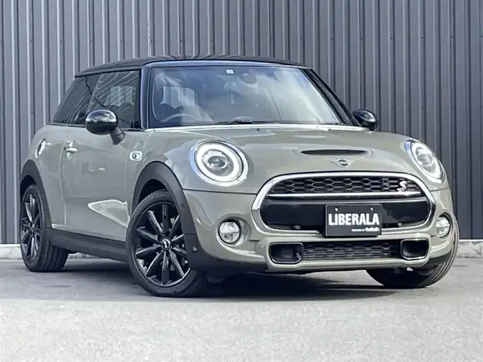 新着情報“ＭＩＮＩクーパーS”2018年式グレー入荷しました！