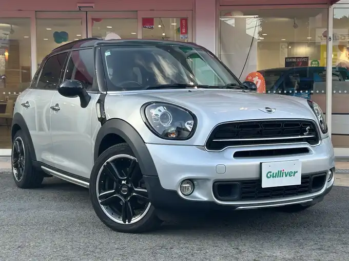 新着情報“ＭＩＮＩクーパーSD クロスオーバー”2016年式クリスタルシルバーM入荷しました！