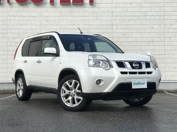 新着情報“エクストレイル20Xtt”2012年式ブリリアントホワイトパール入荷しました！