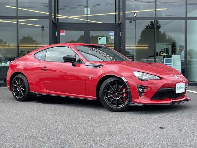 新着情報“８６GRスポーツ”2020年式ピュアレッド入荷しました！