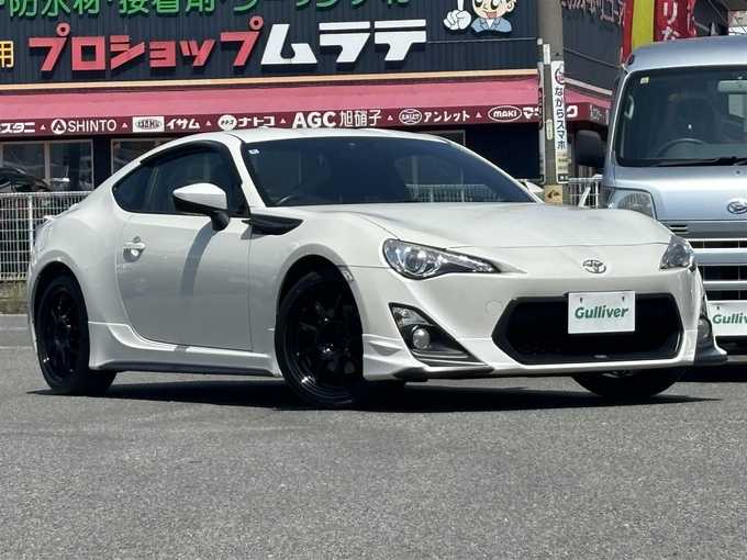 新着情報“８６GT”2016年式クリスタルホワイトパール入荷しました！