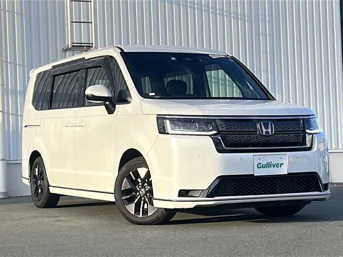 新着情報“ステップワゴンe:HEVスパーダ”2022年式プラチナホワイトパール入荷しました！