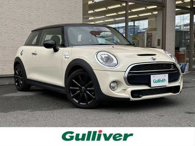 新着情報“ＭＩＮＩクーパーS”2018年式ペッパー・ホワイト入荷しました！