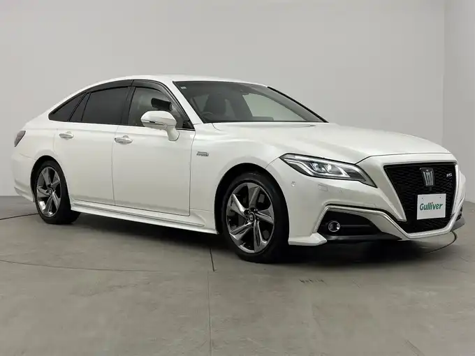 新着情報“クラウンハイブリッドRSアドバンス”2018年式パール入荷しました！