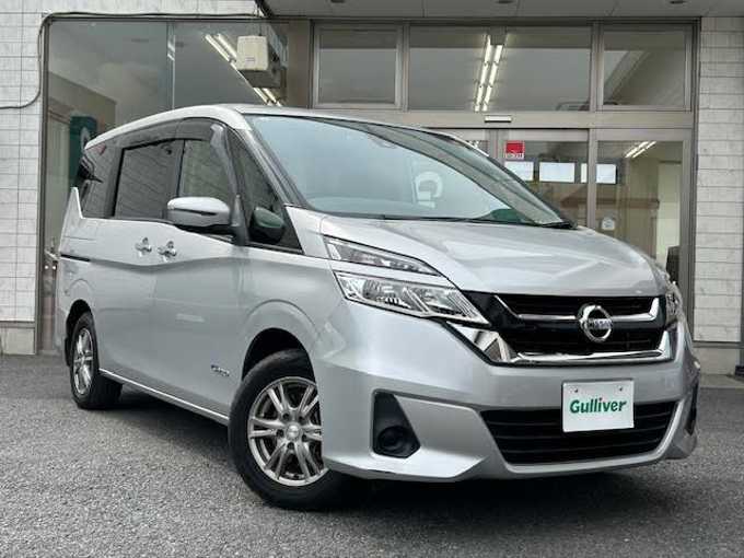 新着情報“セレナX”2017年式ブリリアントシルバー入荷しました！