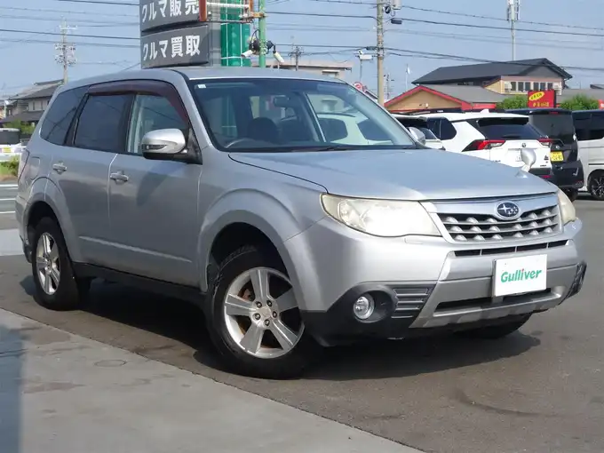 新着情報“フォレスター2．0XS”2010年式シルバー入荷しました！