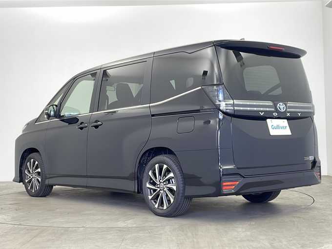 新着情報“ヴォクシーハイブリッドS－Z”2025年式アティチュード