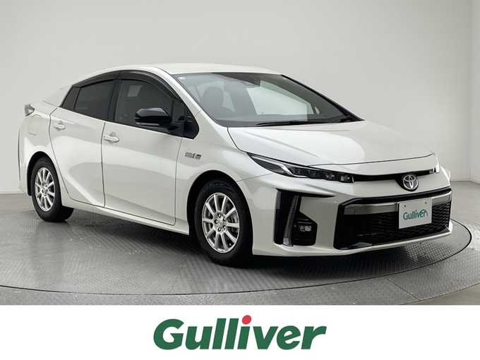 新着情報“プリウスＰＨＶS GRスポーツ”2018年式ホワイトパールクリスタルシャイン入荷しました！