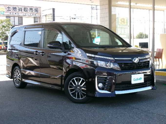 新着情報“ヴォクシーZS”2016年式ボルドーマイカメタリック入荷しました！