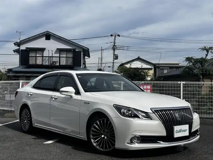 新着情報“クラウンマジェスタFバージョン”2013年式ホワイトパールクリスタルシャイン入荷しました！