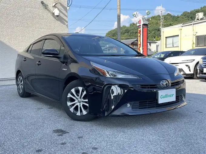 新着情報“プリウスAプレミアム”2019年式アティチュードブラックマイカ入荷しました！