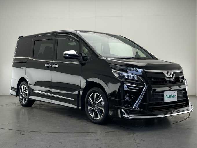 新着情報“ヴォクシーZS”2017年式イナズマスパーキングブラックガラス