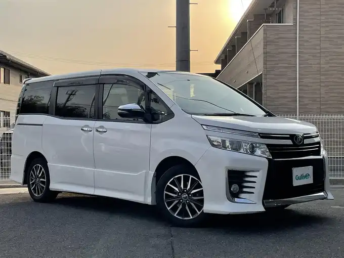新着情報“ヴォクシーZS 煌”2015年式ホワイトパールクリスタルシャイン入荷しました！