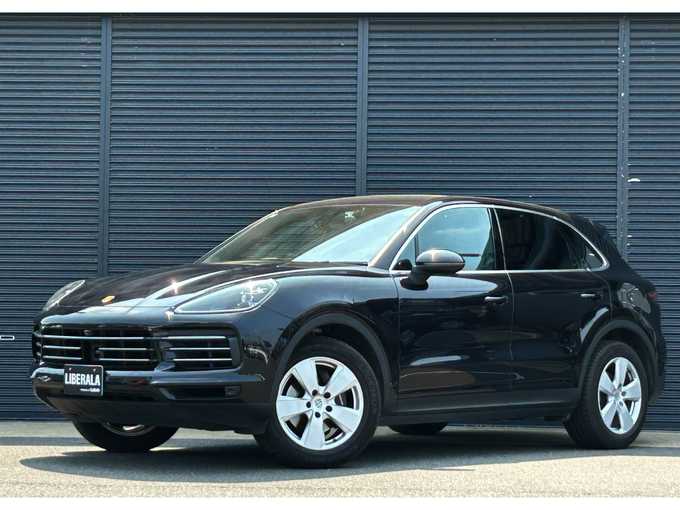 新着情報“カイエンカイエン”2018年式ジェットブラック入荷しました！