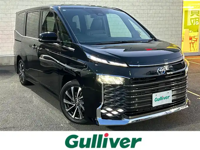 新着情報“ヴォクシーハイブリッドS－Z”2025年式アティチュードブラックマイカ入荷しました！