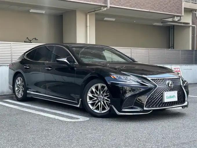 新着情報“ＬＳLS500h Iパッケージ”2017年式ブラック入荷しました！