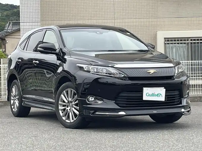 新着情報“ハリアープレミアム”2015年式ブラック入荷しました！