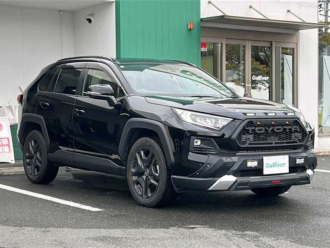 新着情報“ＲＡＶ４アドベンチャー”2022年式アティチュードブラックマイカ入荷しました！