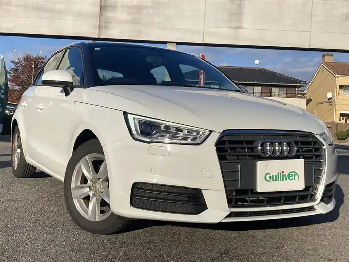 新着情報“Ａ１スポーツバック1．0TFSI”2019年式パールⅡ入荷しました！