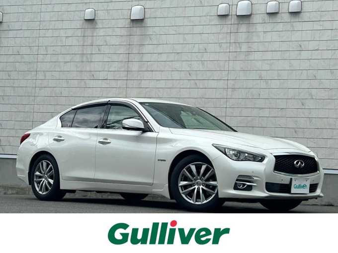 新着情報“スカイライン350GT FOUR ハイブリッド”2016年式ブリリアントホワイトパール入荷しました！