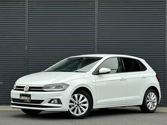 新着情報“ポロTSIハイライン”2018年式ピュアホワイト入荷しました！