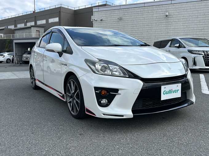 新着情報“プリウスSツーリングセレクション・G’s”2014年式ホワイトパールクリスタルシャイン入荷しました！