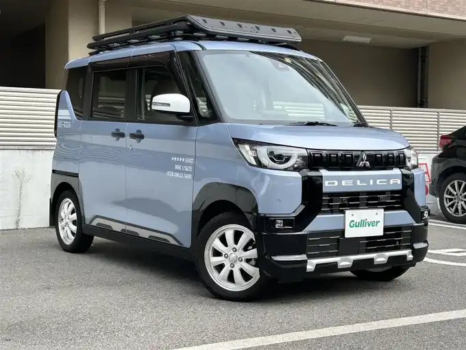新着情報“デリカミニT プレミアム”2023年式青入荷しました！