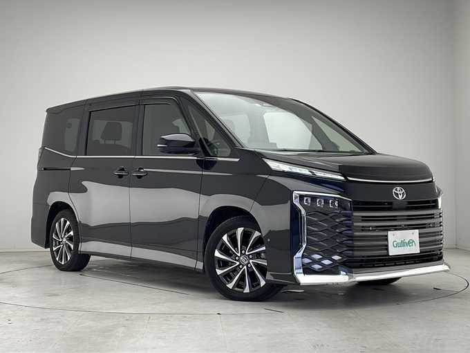 新着情報“ヴォクシーS－Z”2022年式グリッターブラックガラスフレーク入荷しました！