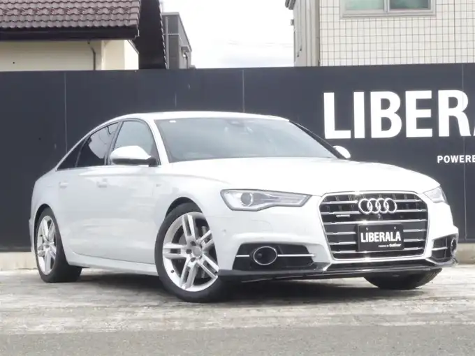 新着情報“Ａ６2．0TFSIクワトロ Sラインパッケージ”2017年式グレイシアホワイトメタリック入荷しました！