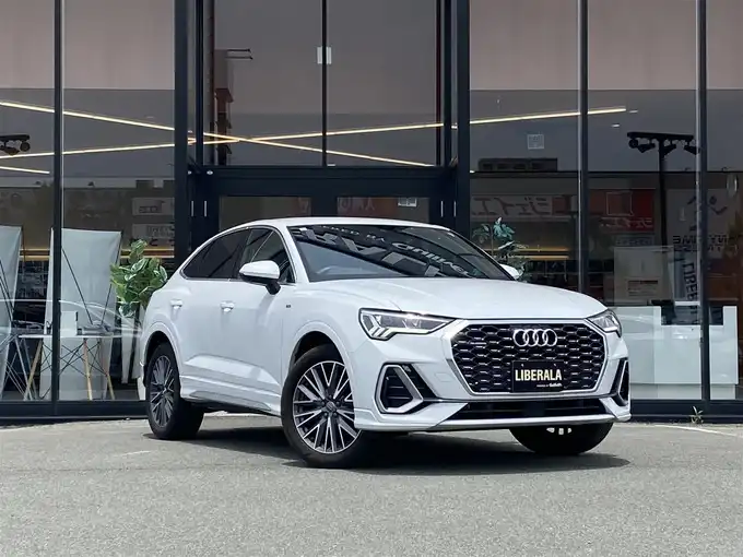 新着情報“Ｑ３35TDIクワトロ Sライン”2020年式グレイシアホワイトメタリック入荷しました！