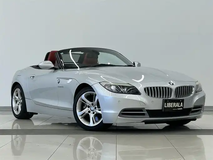新着情報“Ｚ４sDrive35i”2009年式チタンシルバーM入荷しました！