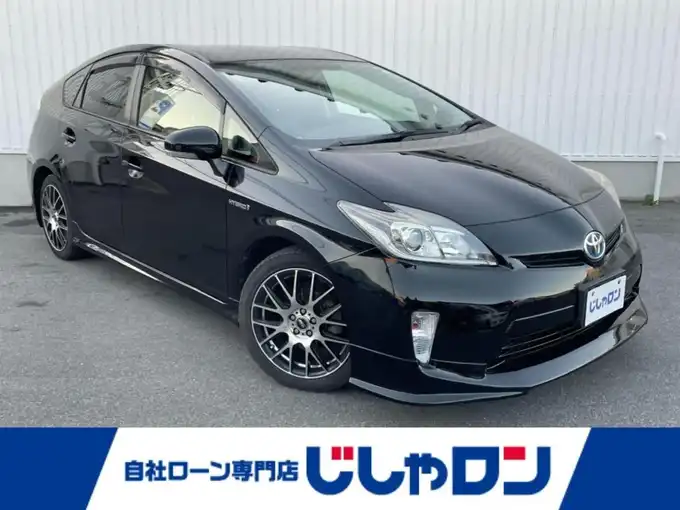 新着情報“プリウスS”2013年式黒入荷しました！