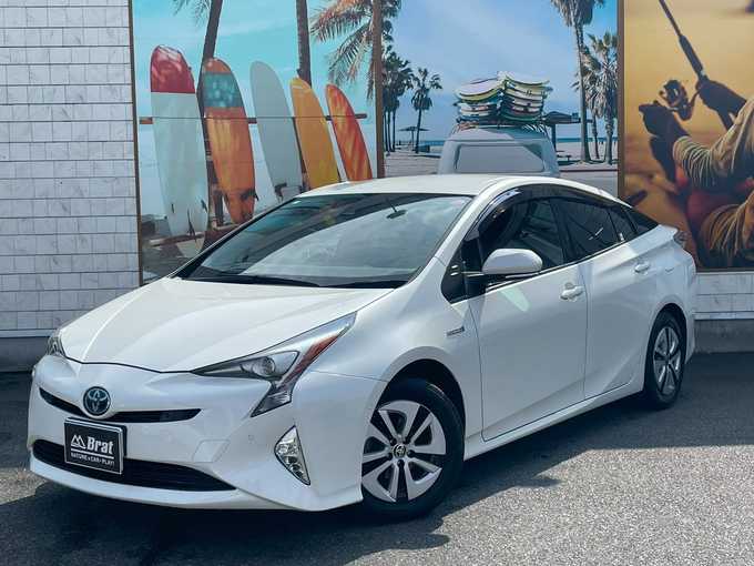 新着情報“プリウスA”2017年式ホワイトパールクリスタルシャイン入荷しました！