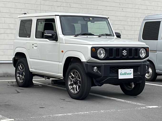 新着情報“ジムニーXC”2022年式パール入荷しました！