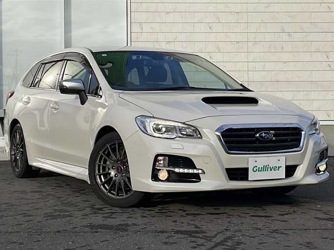 新着情報“レヴォーグ1．6GTアイサイト”2015年式クリスタルホワイトP入荷しました！