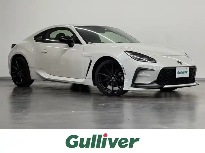 新着情報“ＧＲ８６RZ”2022年式クリスタルホワイトパール入荷しました！