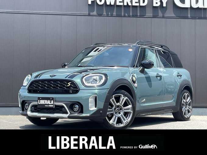 新着情報“ＭＩＮＩクーパーS E クロスオーバー オール4 アンテイムド・エディション”2022年式緑入荷しました！