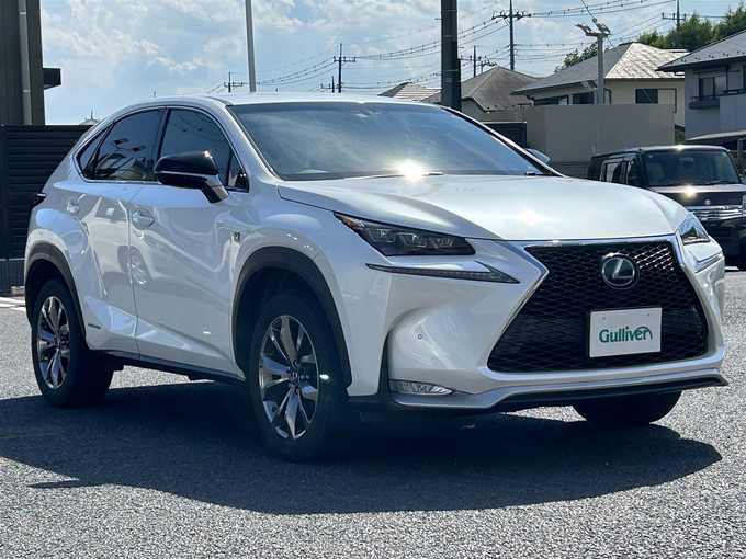 新着情報“ＮＸNX300h Fスポーツ”2016年式ソニッククォーツ入荷しました！